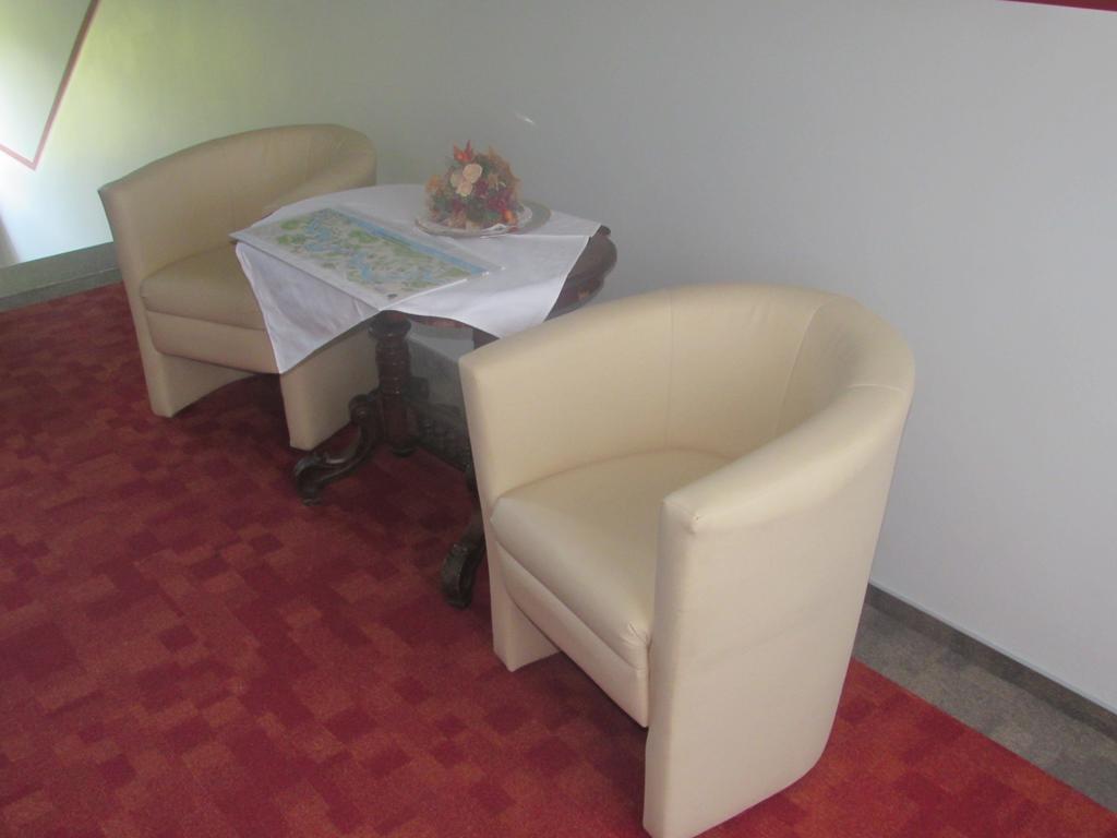 Gasthof Schiefer Zur Zugbruecke Kreuzen  Room photo