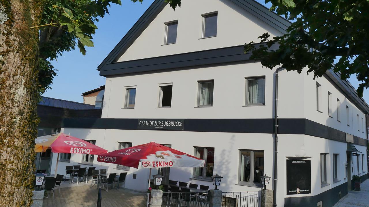 Gasthof Schiefer Zur Zugbruecke Kreuzen  Exterior photo