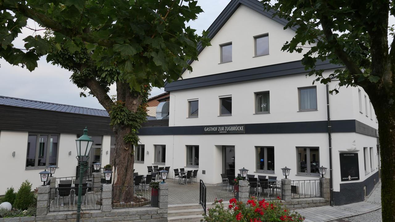 Gasthof Schiefer Zur Zugbruecke Kreuzen  Exterior photo